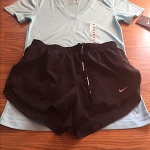Nike workout top and shorts size xs